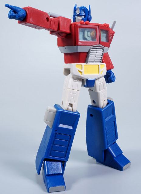 R.E.D オプティマスプライム ポーズ