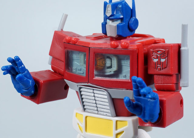 R.E.D オプティマスプライム 可動
