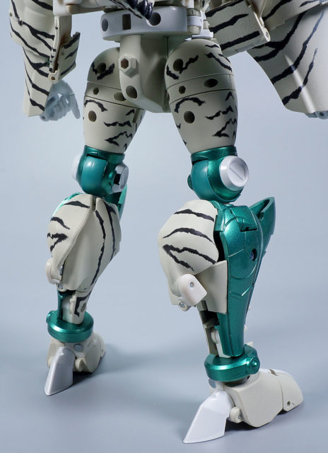 マスターピース タイガトロン ロボットモード